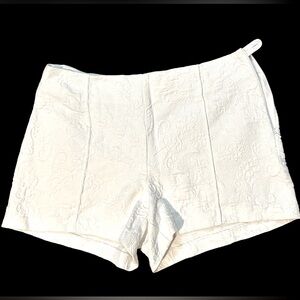 Gorgeous Lily Pulitzer white shorts white embroidery print 8